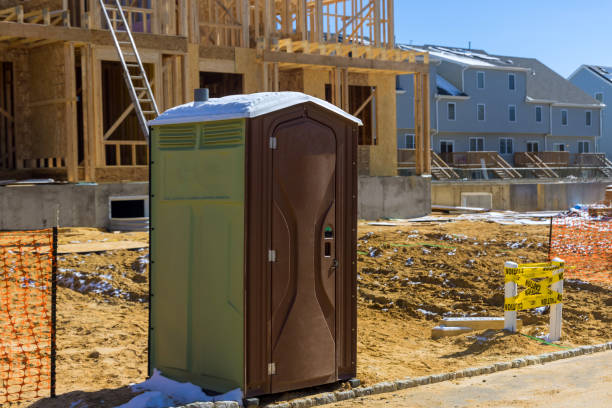 Best Portable restroom trailer rental  in Roselle, NJ